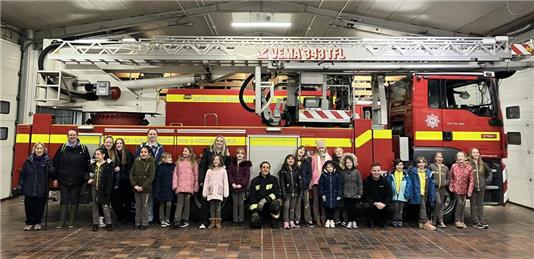  - Brownies visit Yeovil Fire Station